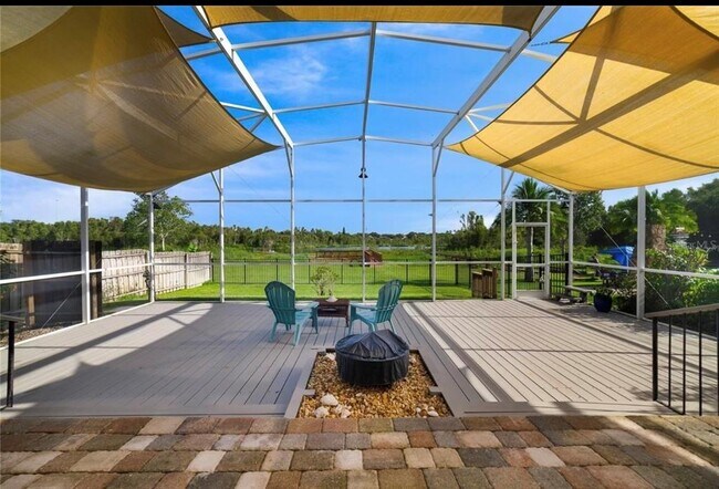 Building Photo - 3705 Seminole Dr