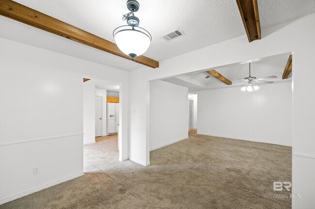 Building Photo - 2776 Santa Rosa Dr