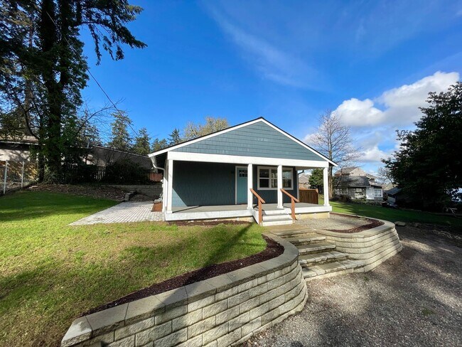 Foto del edificio - Charming Beach Cottage Near American Lake ...
