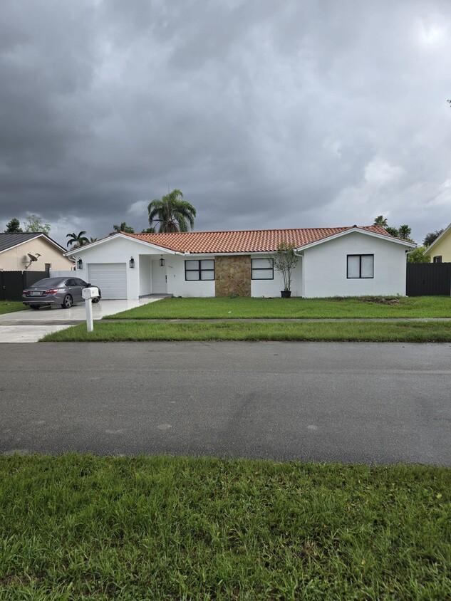 Foto principal - 11250 SW 138th St