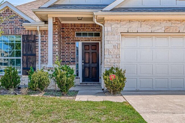 Building Photo - 24602 Forest Canopy Dr