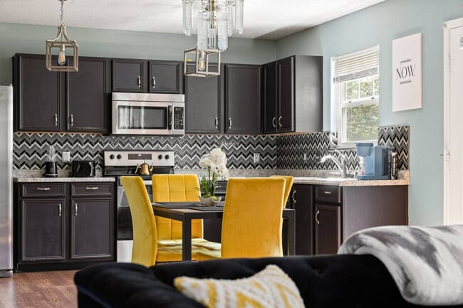Foto del edificio - 10363 Fairmont Ln