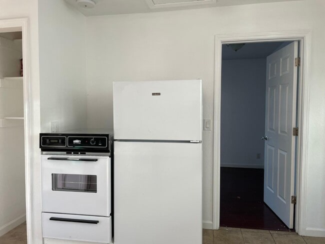 Building Photo - 414 Raymond Ave