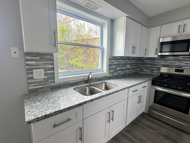 Building Photo - 12 N Craig Pl