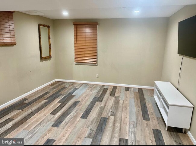 Foto del edificio - 7428 Mason Ln