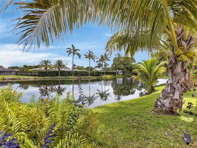 Foto del edificio - 16641 Royal Poinciana Dr
