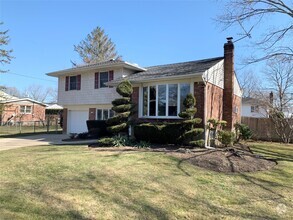 Building Photo - 14 Glendale Dr