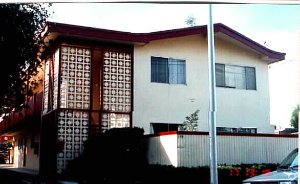 Building Photo - 719 N Claremont St