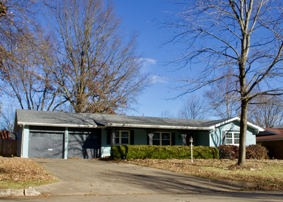 Building Photo - Perfect Balance