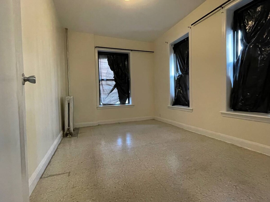 Building Photo - 2156 Cortelyou Rd