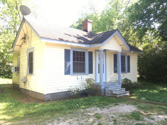 Building Photo - 880 Sunset Drive - Available March!