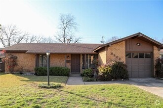 Building Photo - 8402 Stillwood Ln