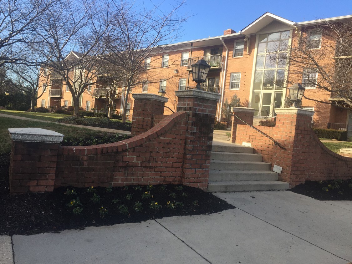 3332 Spring Ln, Falls Church, VA 22041 Condo for Rent in Falls Church