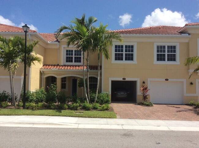 Foto del edificio - 3/2/2 Town Home Style Condo at Maintenance...