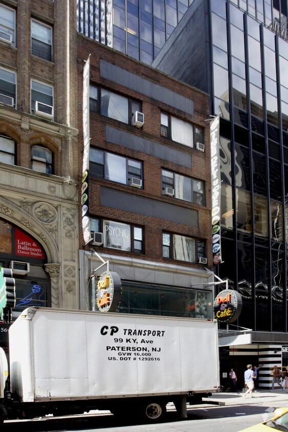 Foto del edificio - 158 W 44th St