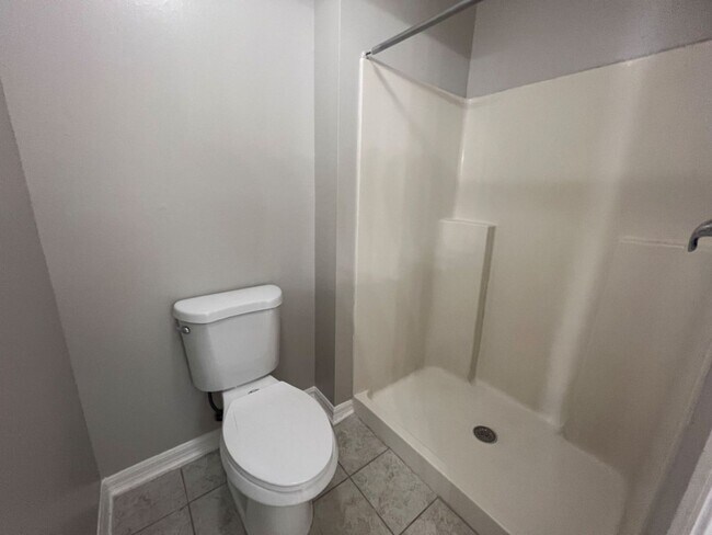 Building Photo - Dont' Blink!  This is Priced to Move You