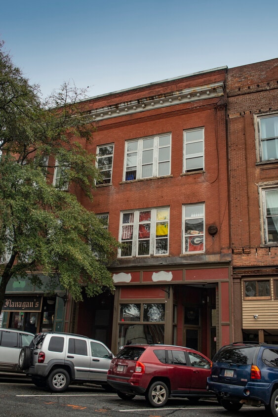 Building Photo - 321 E Clayton St