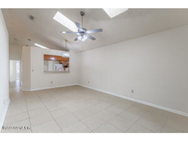 Foto del edificio - Patio home in Southside location. Availabl...