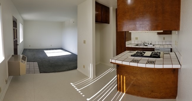 Kitchen, Dining, Living Room (12x15.5) - 4047 W 141st St