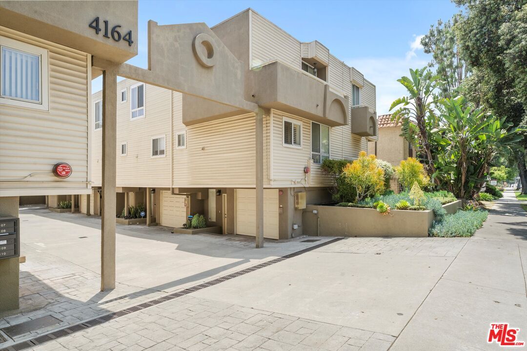 Primary Photo - 4164 Tujunga Ave