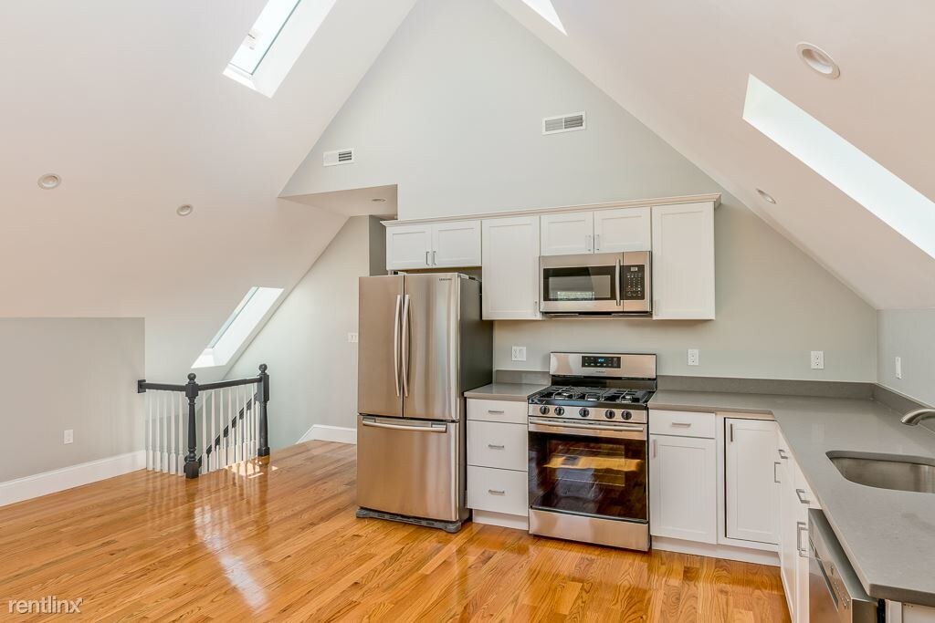 Foto principal - 195 E Cottage St