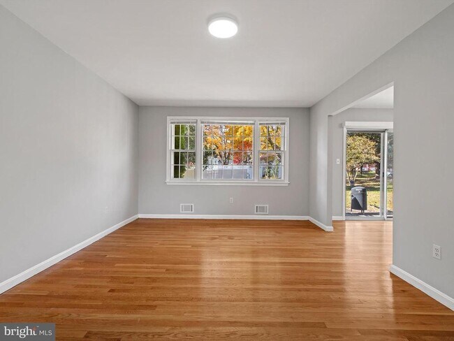 Building Photo - 3303 Stonesboro Rd