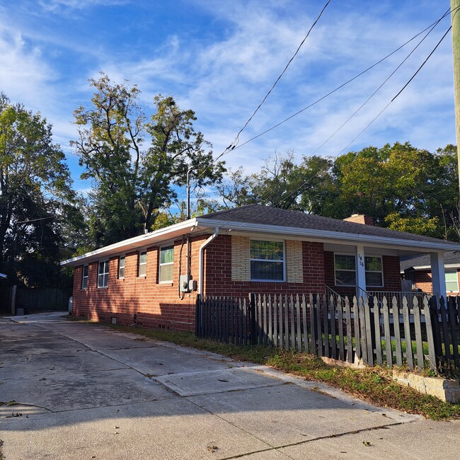 Foto del edificio - 1416 W 13th St