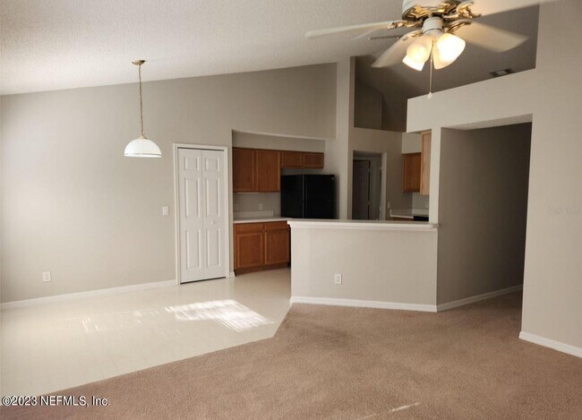 Foto del edificio - 13737 Meadowpark Ave