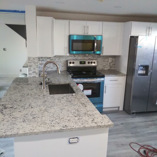Cocina a estrenar 2022 - 2811 NE 15th St