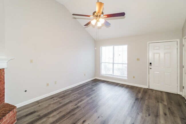 Foto del edificio - 6275 Liberty Point Cove