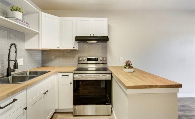 Foto del edificio - 2430 Palmer Park Blvd