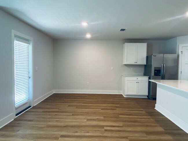 Foto del edificio - Brand New 4BR/2BA Home | Open Layout | Community Pool & Playground