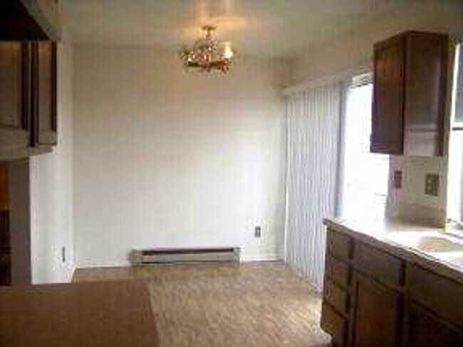 Building Photo - Fort Collins Living with Space to Spare - Available Early August