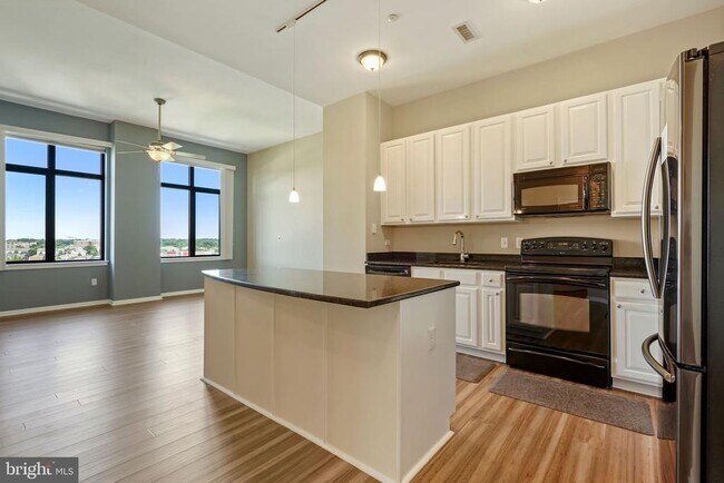 Building Photo - 2720 S Arlington Mill Dr