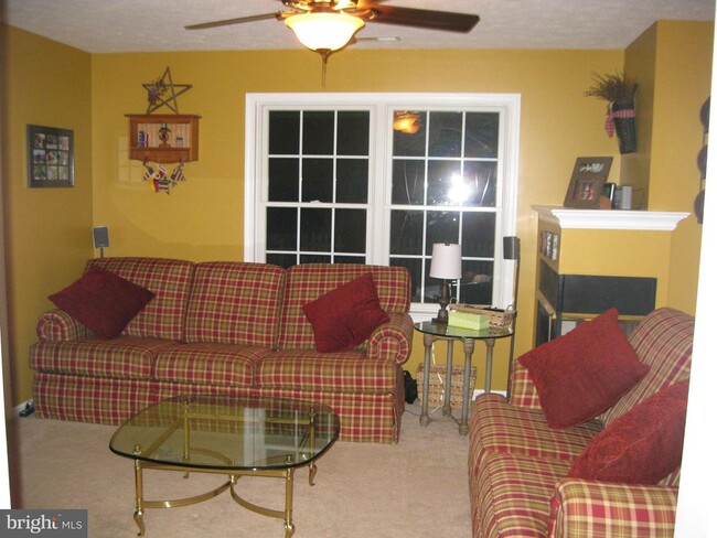 Building Photo - 23354 Manos Dr