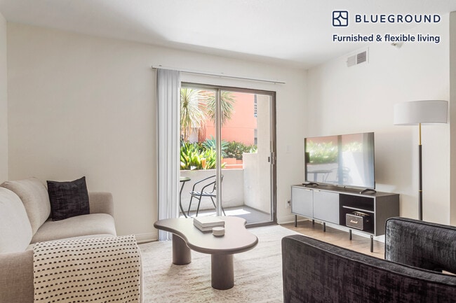 Foto del edificio - 10977 Bluffside Dr