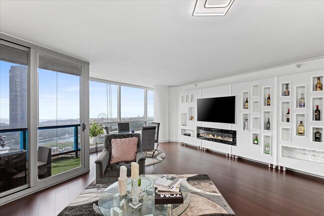 Building Photo - 420 E Waterside Dr