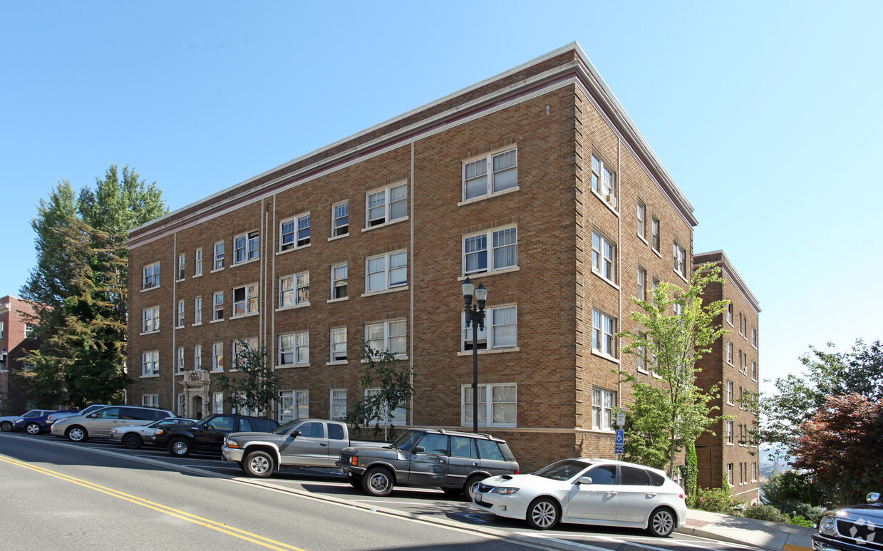 Foto del edificio - Broadmoor Apartments