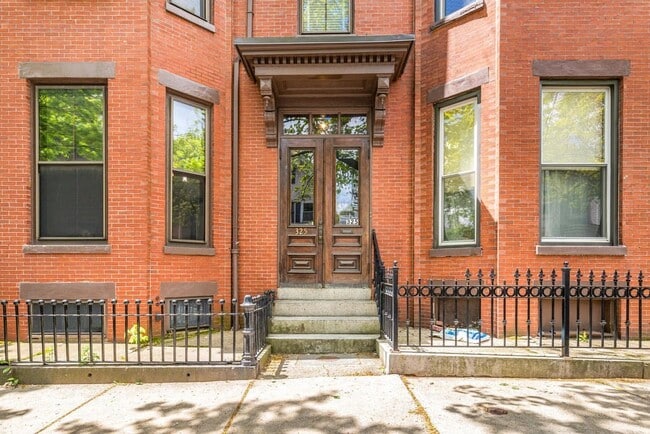 Building Photo - 325 K St