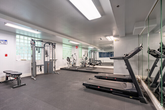 Fitness Center - Kingsley Grand Apartments