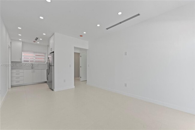 Building Photo - 13185 Emerald Dr