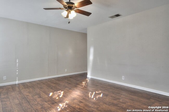 Building Photo - 3 Bedroom/2 Bathroom Hunters Chase Subdivi...