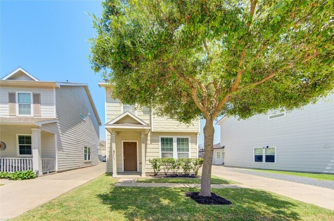 Building Photo - 16726 Mammoth Springs Dr