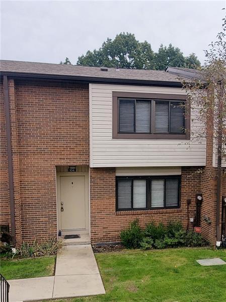 Primary Photo - 104 Springwater Ct