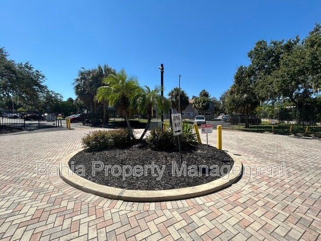 Foto del edificio - 6308 Newtown Cir