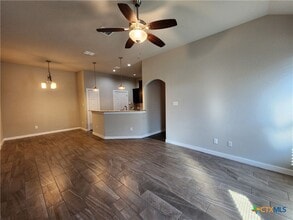 Building Photo - 549 Creekside Frst