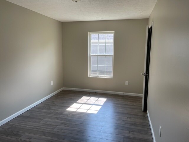 Building Photo - 372 Overlook Dr
