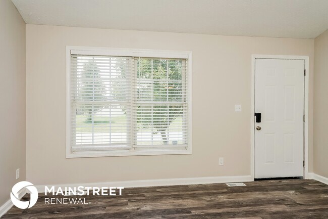 Building Photo - 388 Tecumseh Dr