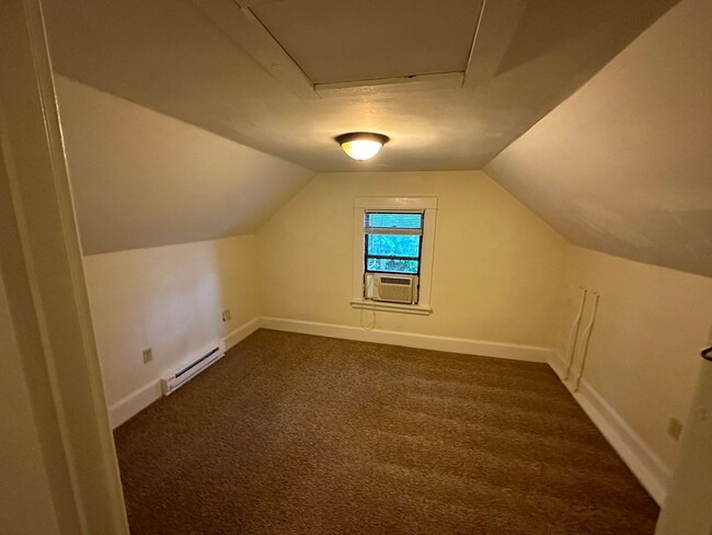Building Photo - sbr431
