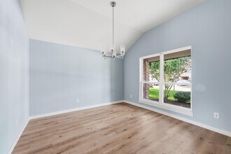 Building Photo - 25414 Barmby Dr